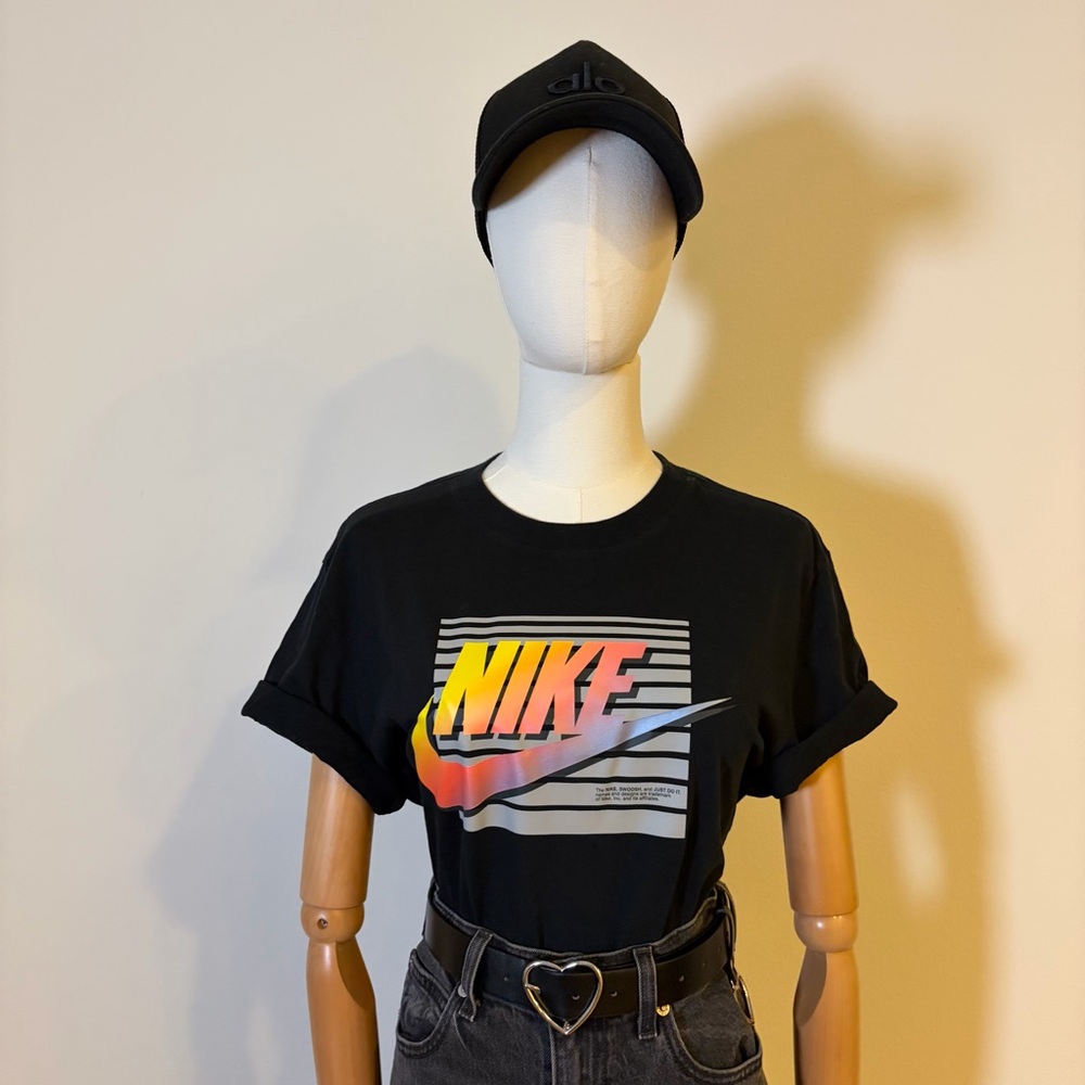 Men’s Nike “The Nike Tee” Black Graphic T-Shirt | Size M